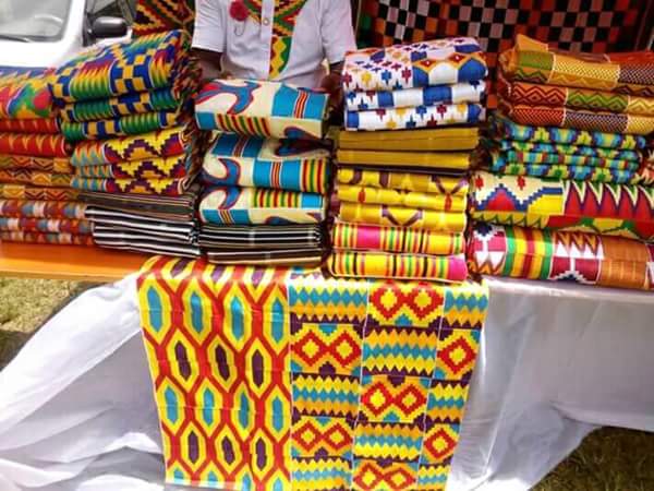 Adanwomase visitor center ; visit the home of quality kente cloth and tourism