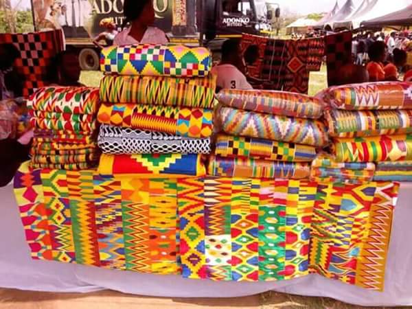 Adanwomase visitor center ; visit the home of quality kente cloth and tourism