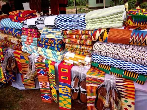 Adanwomase visitor center ; visit the home of quality kente cloth and tourism